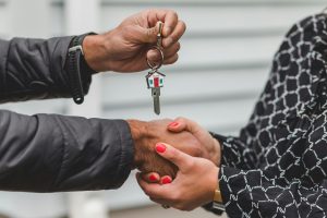 ¿Y si tu plan A no sale bien? Por qué deberías aprender a invertir en inmuebles cuanto antes